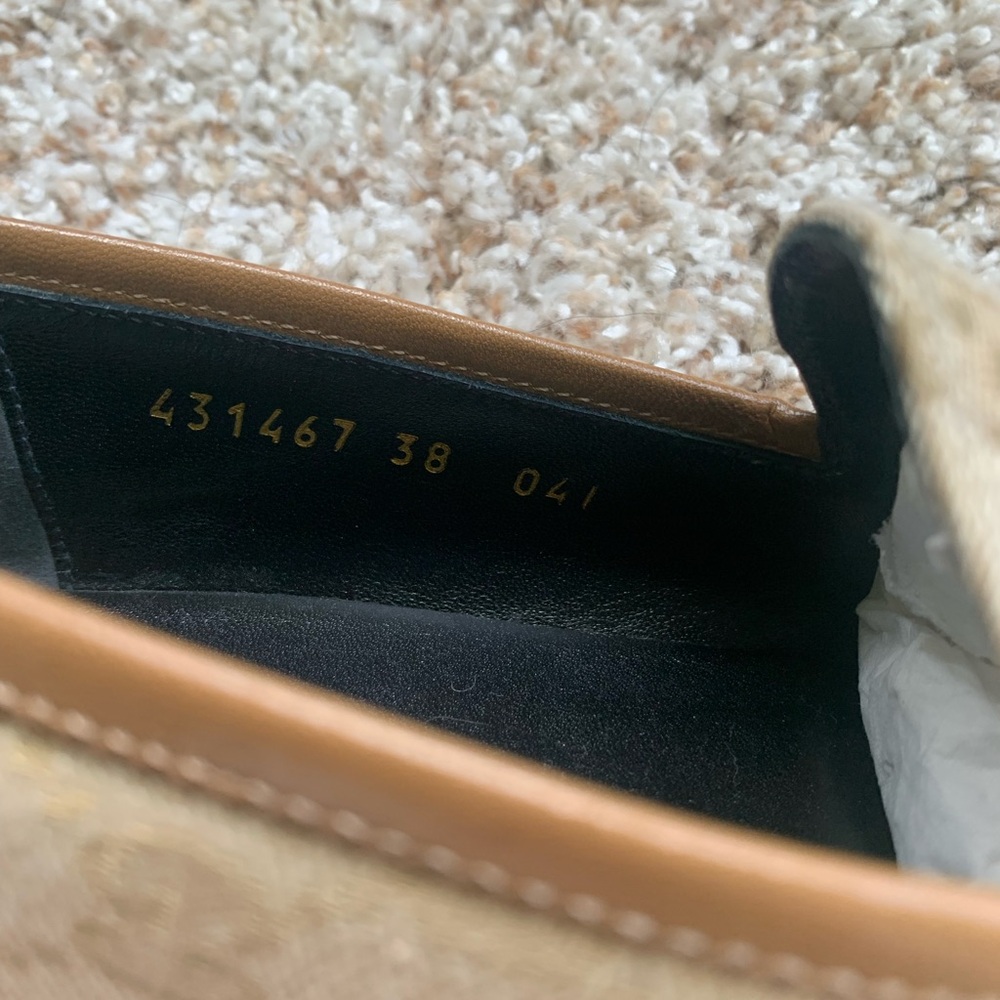 Gucci Beige Monogram Loafers for Women - Picture 4 of 9